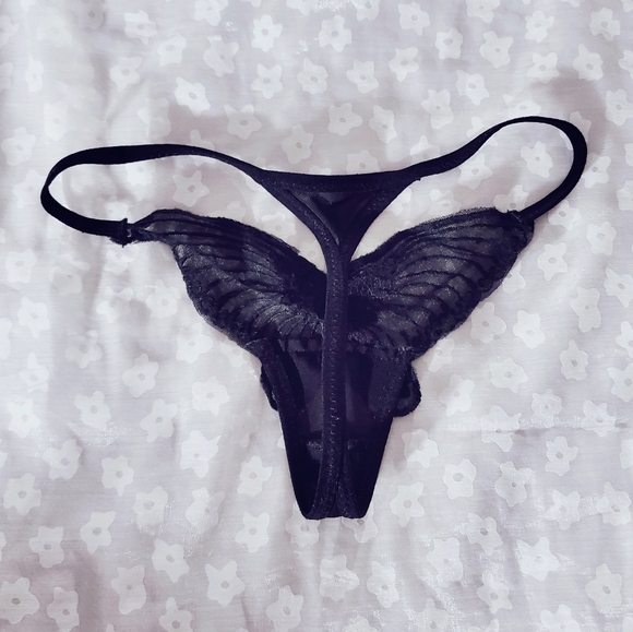 Black Butterfly Low Rise Thöng - Picture 2 of 6